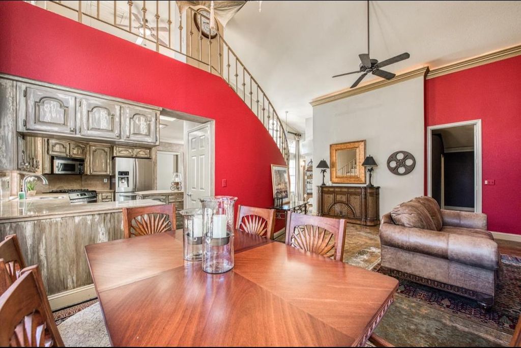 Image 4 of property listing at 645 E Champlain Drive # 123, Fresno, CA 93730