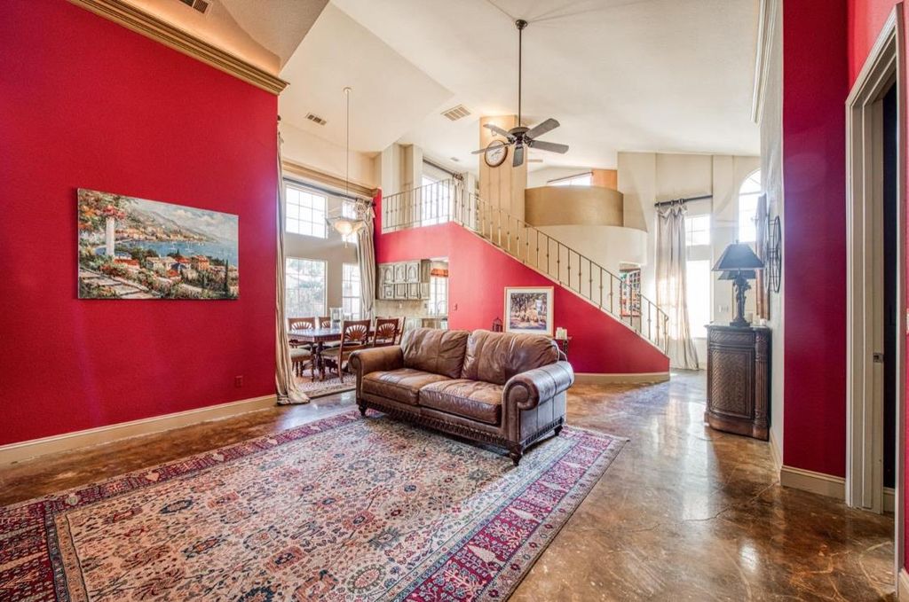 Image 6 of property listing at 645 E Champlain Drive # 123, Fresno, CA 93730