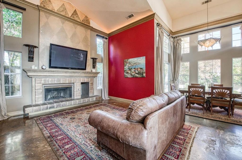 Image 7 of property listing at 645 E Champlain Drive # 123, Fresno, CA 93730