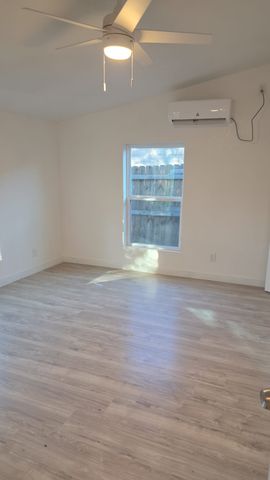 5234 Velma Drive, Fort Worth, TX 76105