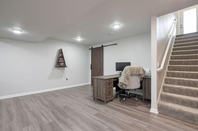 1003 Farrell Street S, Maplewood, MN 55119