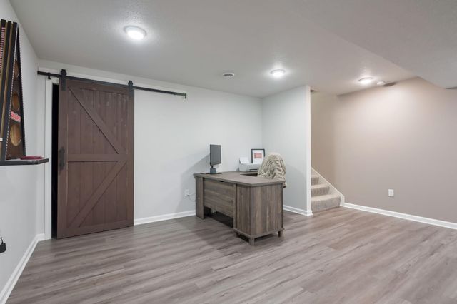 1003 Farrell Street S, Maplewood, MN 55119
