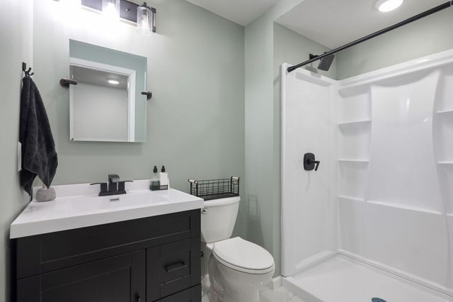 1003 Farrell Street S, Maplewood, MN 55119