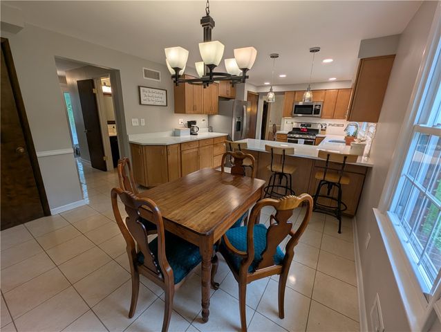100 Southridge Dr, Monroeville, PA 15146
