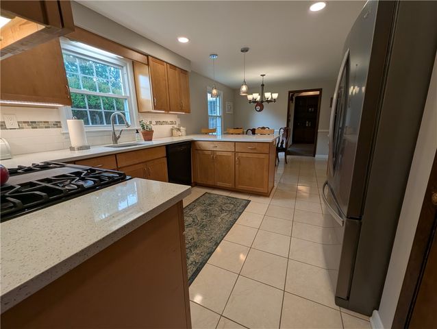 100 Southridge Dr, Monroeville, PA 15146