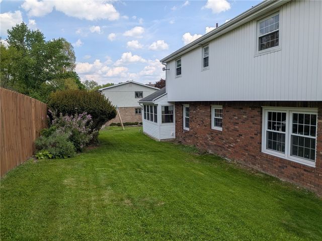 100 Southridge Dr, Monroeville, PA 15146