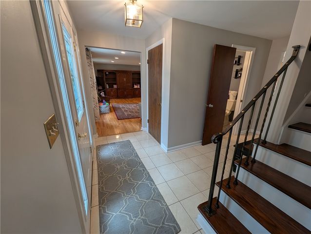 100 Southridge Dr, Monroeville, PA 15146