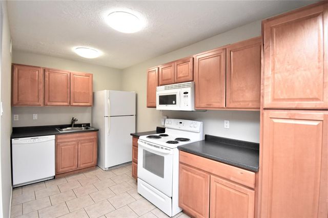 909 Fm 517 Road E F, Dickinson, TX 77539