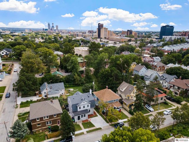 323 N 38th Avenue, Omaha, NE 68131