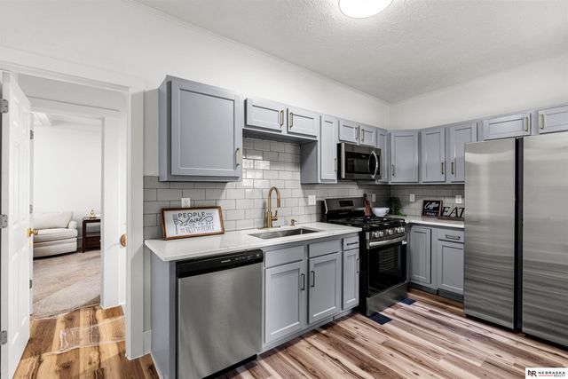 323 N 38th Avenue, Omaha, NE 68131