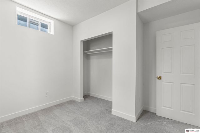 323 N 38th Avenue, Omaha, NE 68131