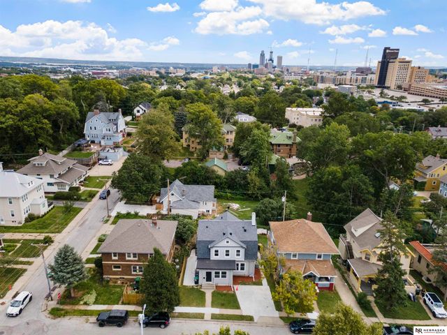 323 N 38th Avenue, Omaha, NE 68131