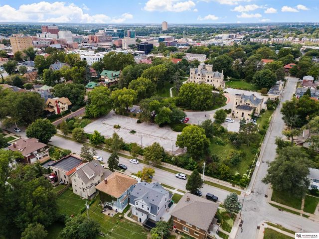 323 N 38th Avenue, Omaha, NE 68131