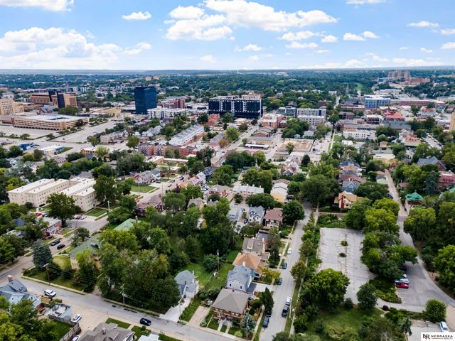 323 N 38th Avenue, Omaha, NE 68131