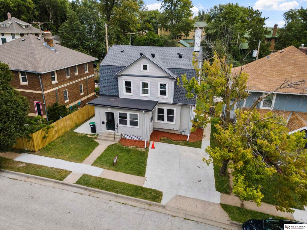 323 N 38th Avenue, Omaha, NE 68131