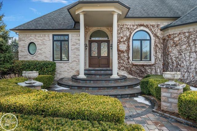 5748 Brookside Lane, Washington Twp, MI 48094