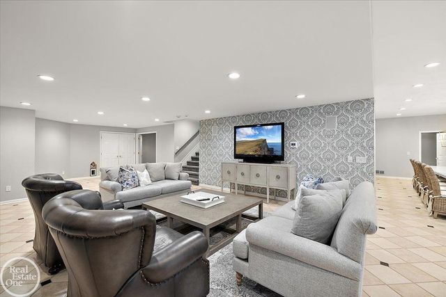 5748 Brookside Lane, Washington Twp, MI 48094