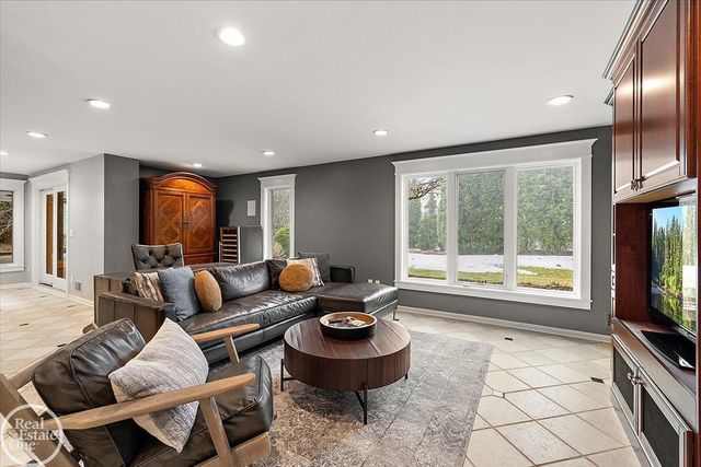 5748 Brookside Lane, Washington Twp, MI 48094