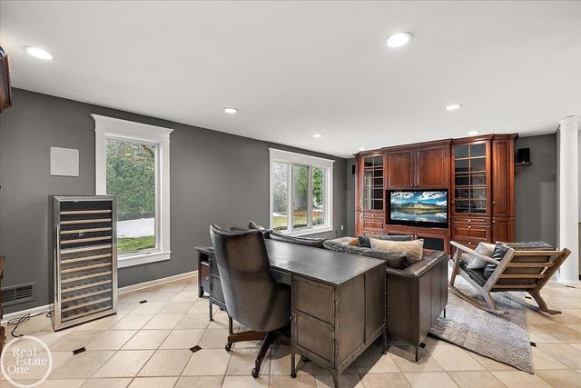 5748 Brookside Lane, Washington Twp, MI 48094