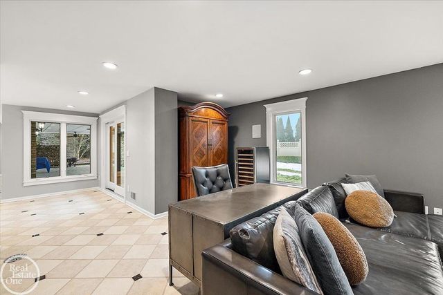 5748 Brookside Lane, Washington Twp, MI 48094