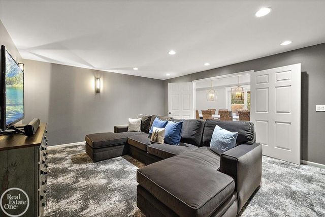 5748 Brookside Lane, Washington Twp, MI 48094