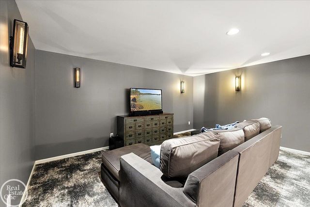 5748 Brookside Lane, Washington Twp, MI 48094