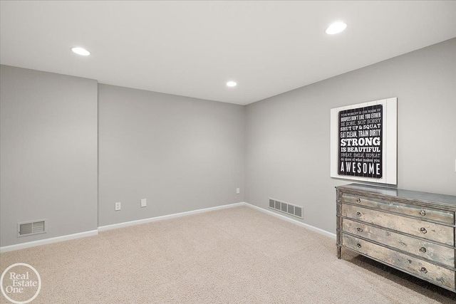 5748 Brookside Lane, Washington Twp, MI 48094