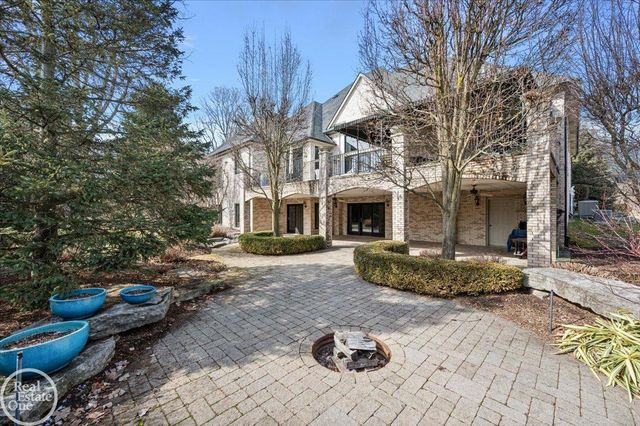 5748 Brookside Lane, Washington Twp, MI 48094