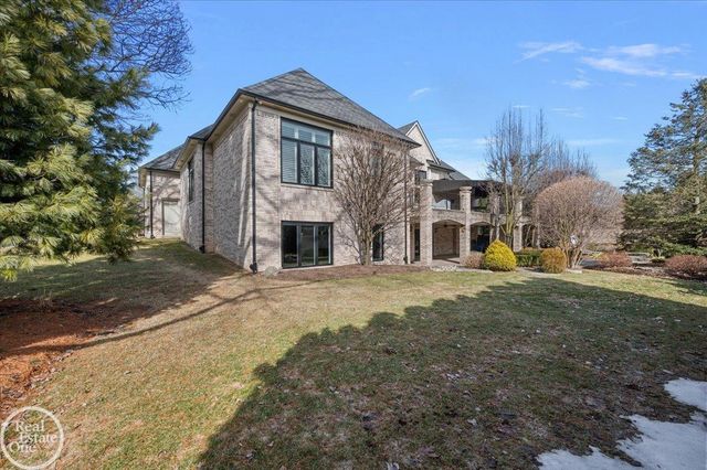 5748 Brookside Lane, Washington Twp, MI 48094