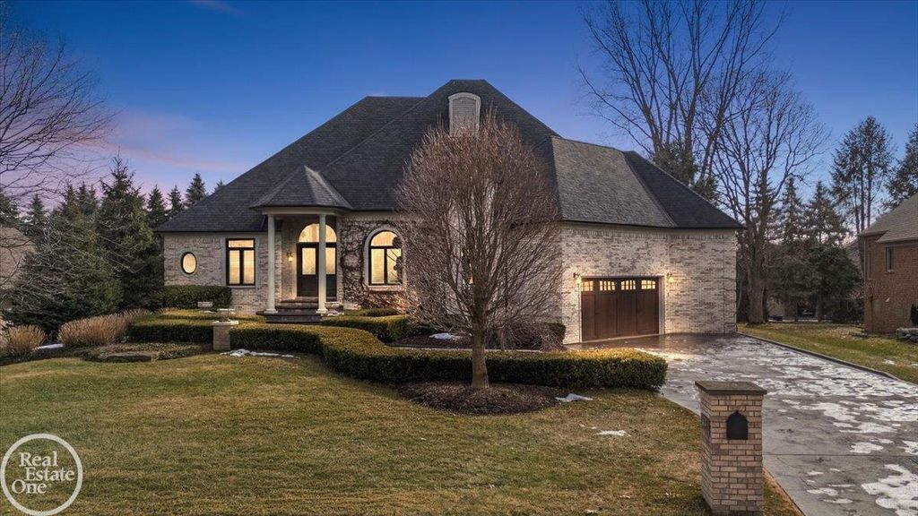 5748 Brookside Lane, Washington Twp, MI 48094