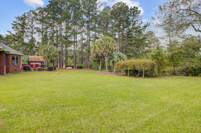 101 Fairway Court, Saint George, SC 29477