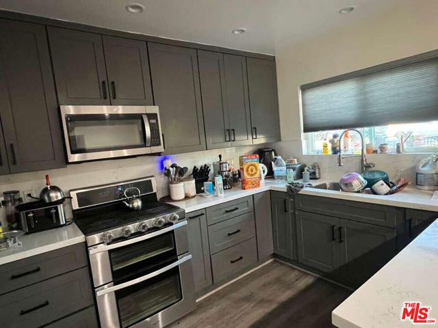 17014 Rinaldi Street, Granada Hills (los Angeles), CA 91344