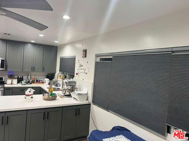 17014 Rinaldi Street, Granada Hills (los Angeles), CA 91344