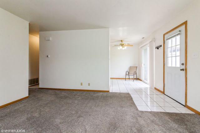 2304 Carnation Drive 2304, Crest Hill, IL 60403