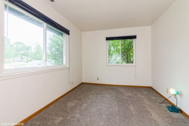 2304 Carnation Drive 2304, Crest Hill, IL 60403