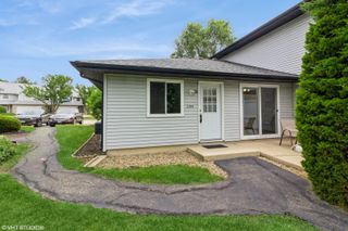 2304 Carnation Drive 2304, Crest Hill, IL 60403