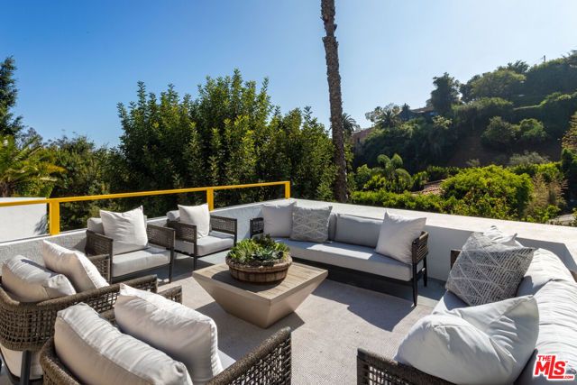 2034 Outpost Drive, Los Angeles, CA 90068