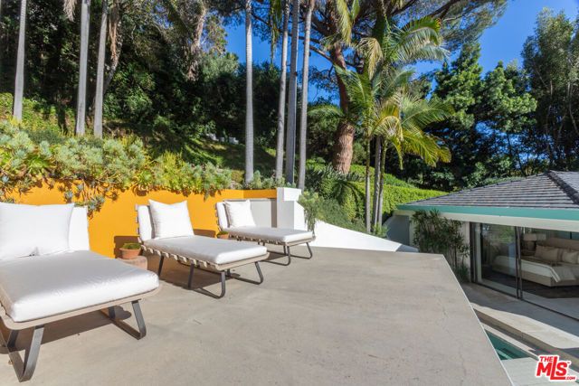 2034 Outpost Drive, Los Angeles, CA 90068