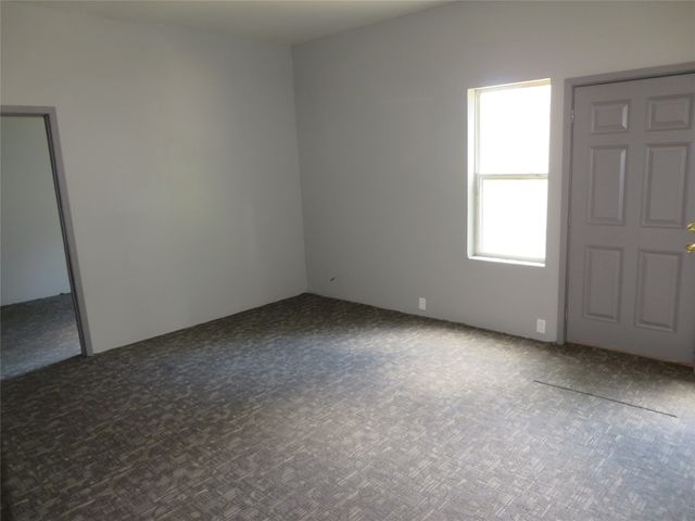 1434 Martin Luther King Jr Parkway, Des Moines, IA 50314
