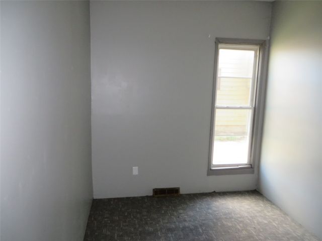 1434 Martin Luther King Jr Parkway, Des Moines, IA 50314