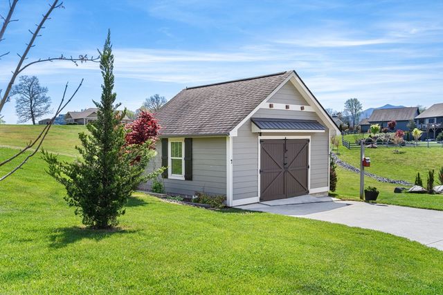 69 Lyndhurst Lane, Young Harris, GA 30582
