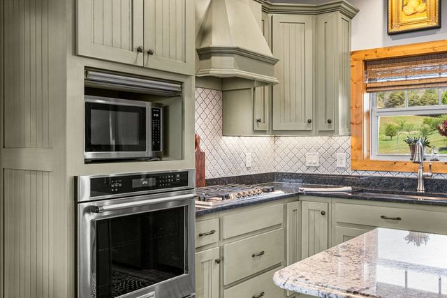 69 Lyndhurst Lane, Young Harris, GA 30582