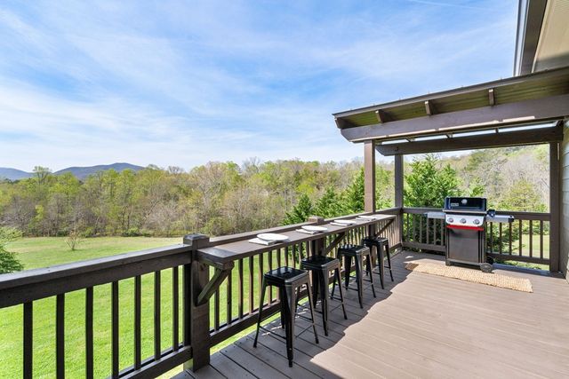 69 Lyndhurst Lane, Young Harris, GA 30582