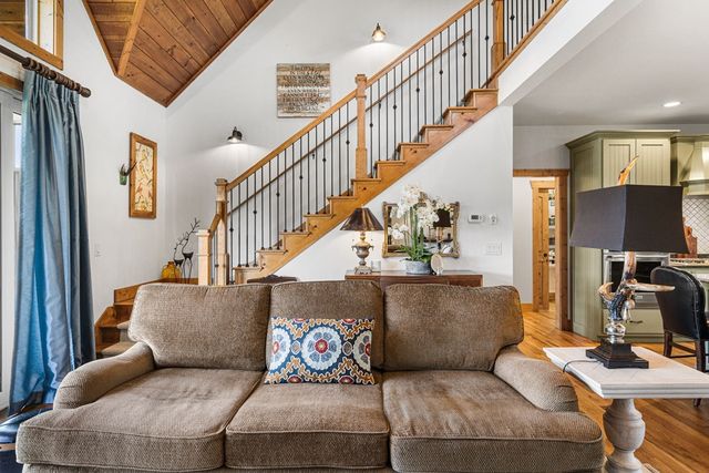 69 Lyndhurst Lane, Young Harris, GA 30582