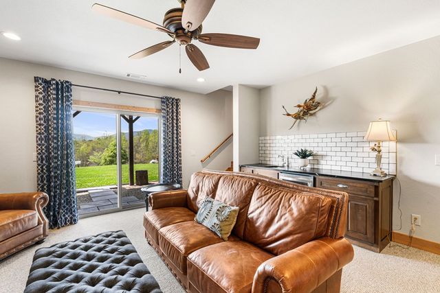 69 Lyndhurst Lane, Young Harris, GA 30582