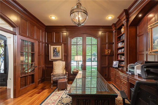 4872 Prestwick South Circle, Fayetteville, AR 72704
