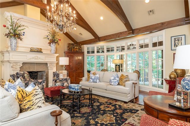4872 Prestwick South Circle, Fayetteville, AR 72704