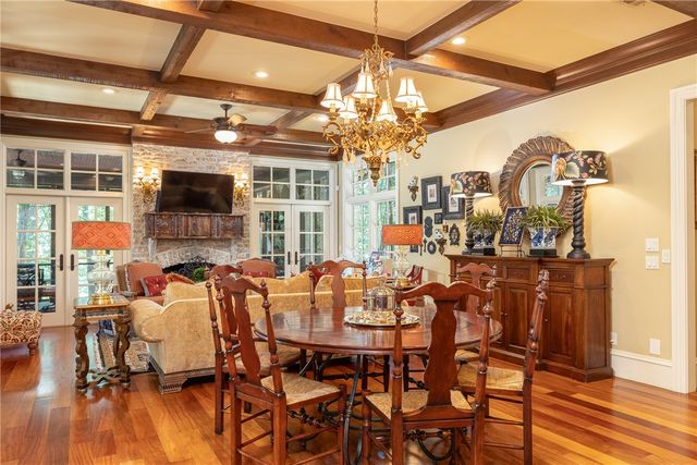 4872 Prestwick South Circle, Fayetteville, AR 72704