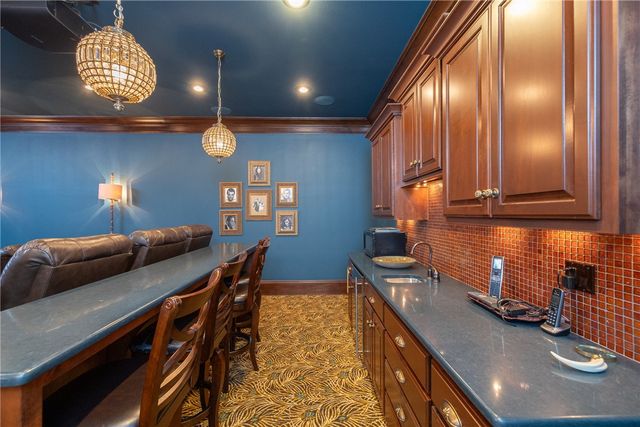 4872 Prestwick South Circle, Fayetteville, AR 72704