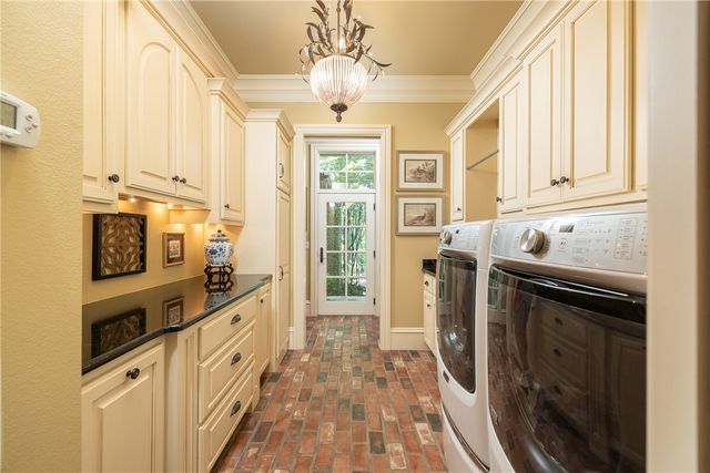 4872 Prestwick South Circle, Fayetteville, AR 72704
